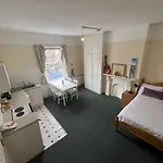 11 Tabor Grove Room 6